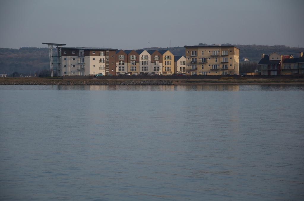 Traeth Bychan Apartment Llanelli Exterior photo